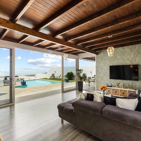 Macher Piscina Y Bar Piscina *